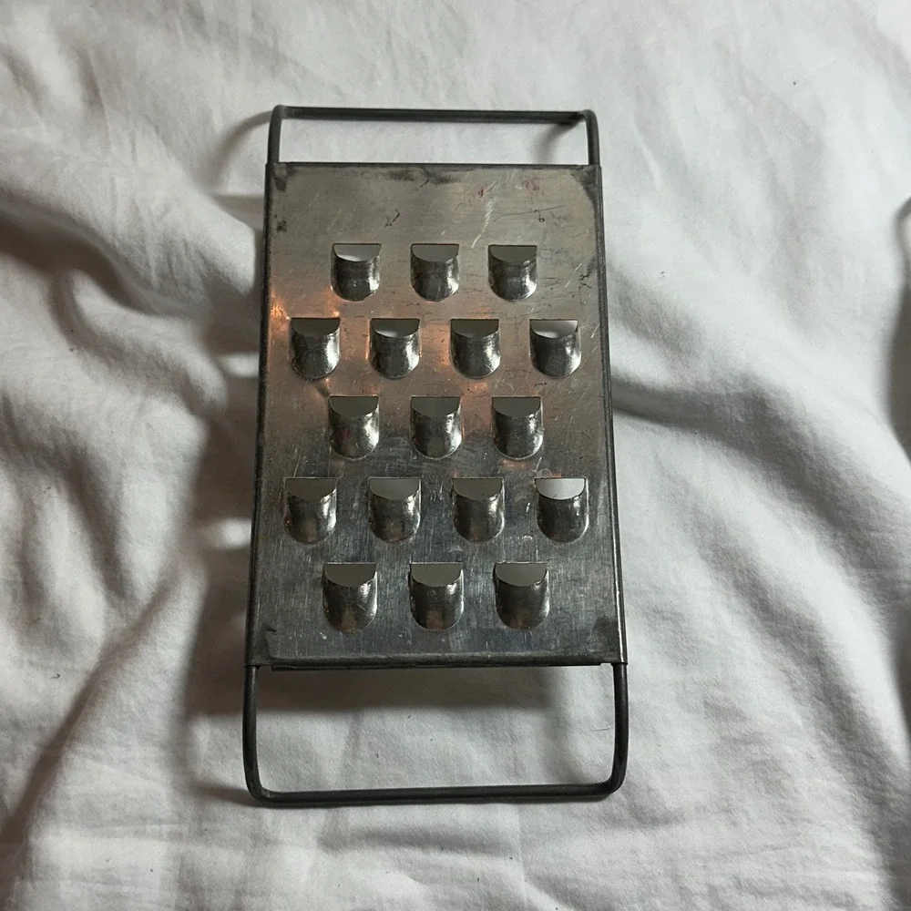 Vintage Wonder Shredders Stainless Steel Handheld Flat Cheese Grater Set Rustic